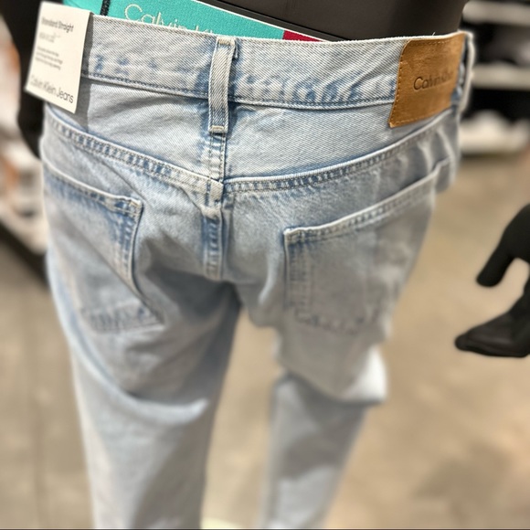 Calvin Klein Men Standard Straight Jeans - Picture 1 of 9